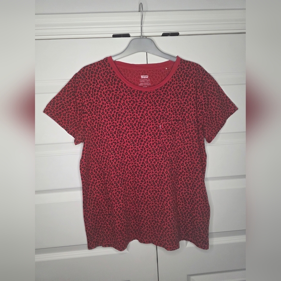 Levi's Tops - Levi's Women M 'Perfect Crew' Red Black Animal Print Short Sleeve T-Shirt